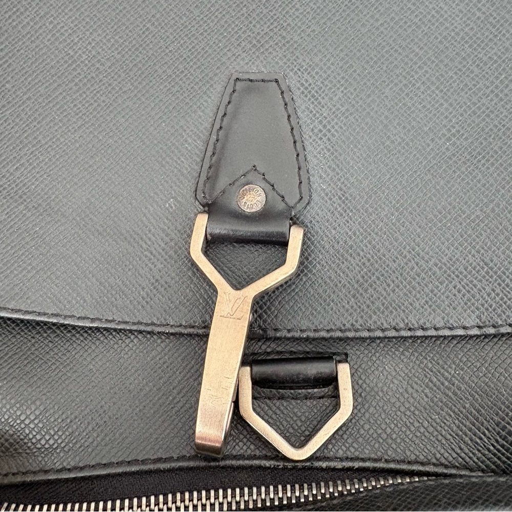 Louis Vuitton Taiga Leather Cassiar Backpack - Picture 4 of 16